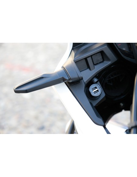 UNI-TECH 2 DOPPIA PRESA USB UNIV.2700MA RIC.VELOCE