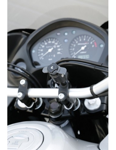 FISSAGGIO A VITE M8 PER OPTI-CASE